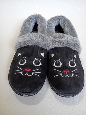Skechers BOBS Memory Foam Fuzzy Lined Cat Slippers Size 8